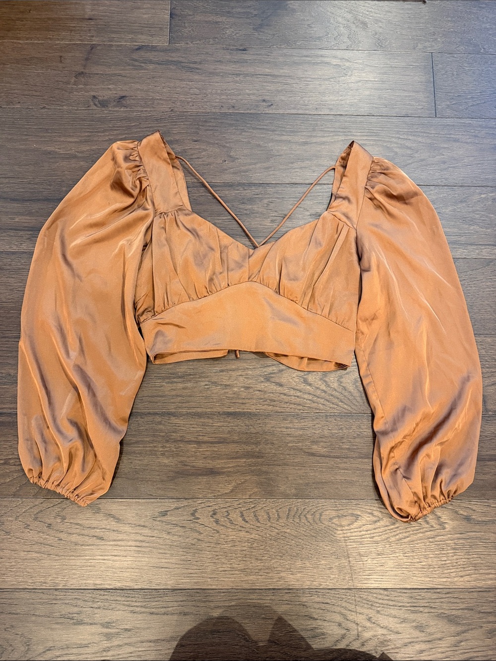 Item Ditto Women’s Cropped Long Sleeve Top Size Small in Brown - C27-127
